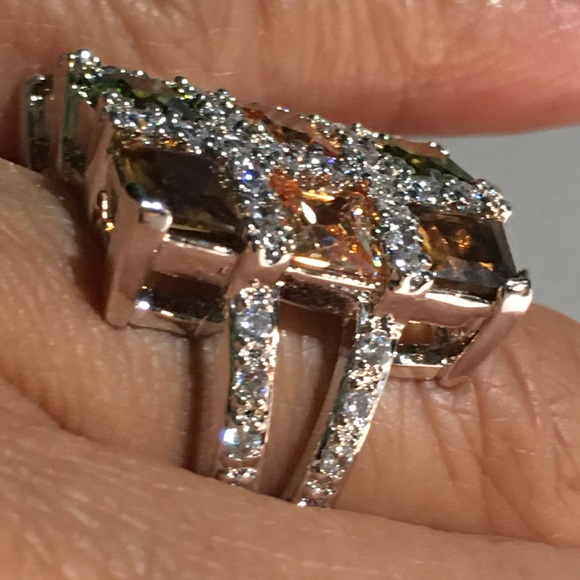 Belucci Zirconia Silver Multicolor Ring - Picture 6 of 7